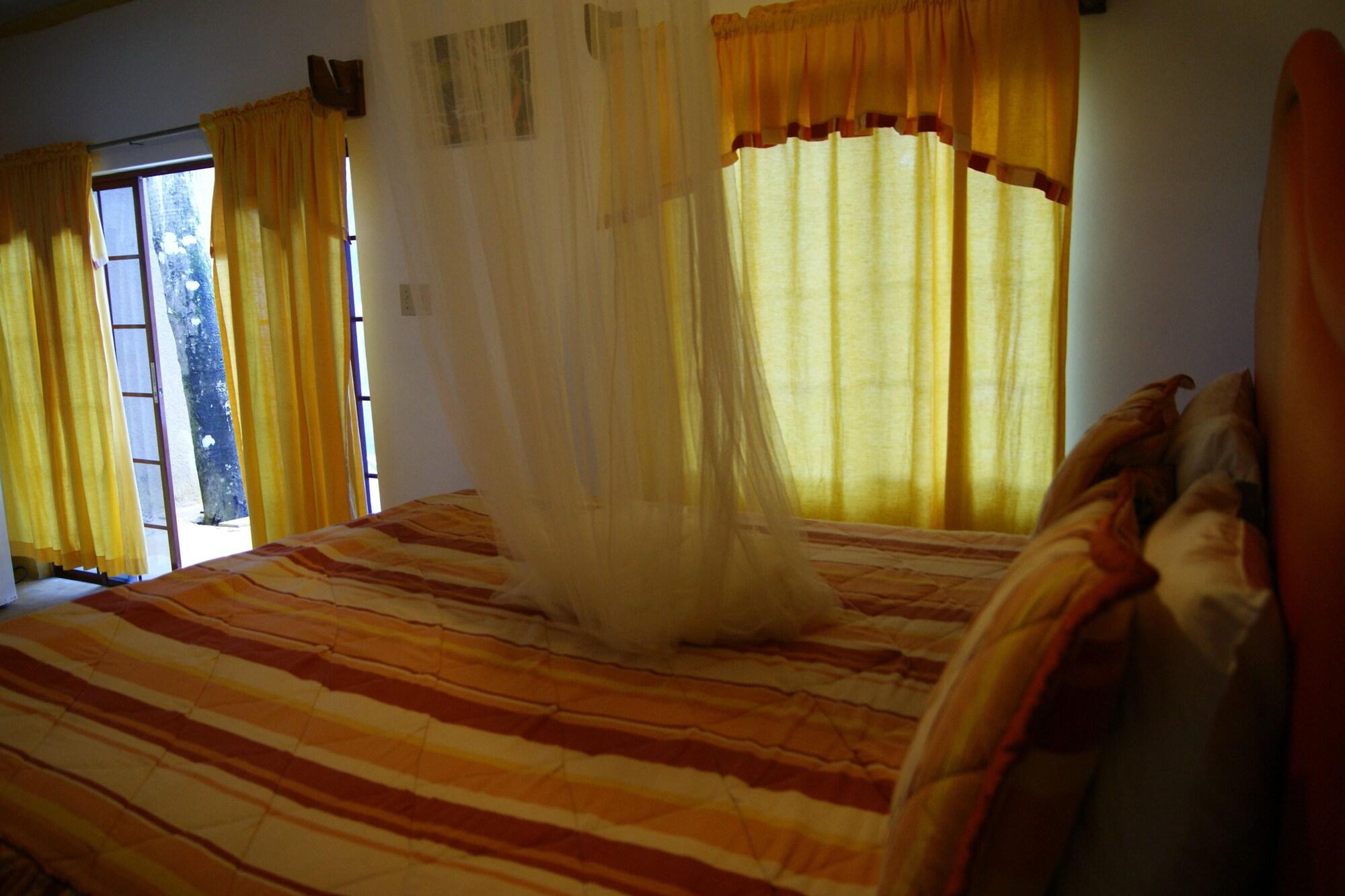 San San Tropez Hotel Port Antonio Exterior photo